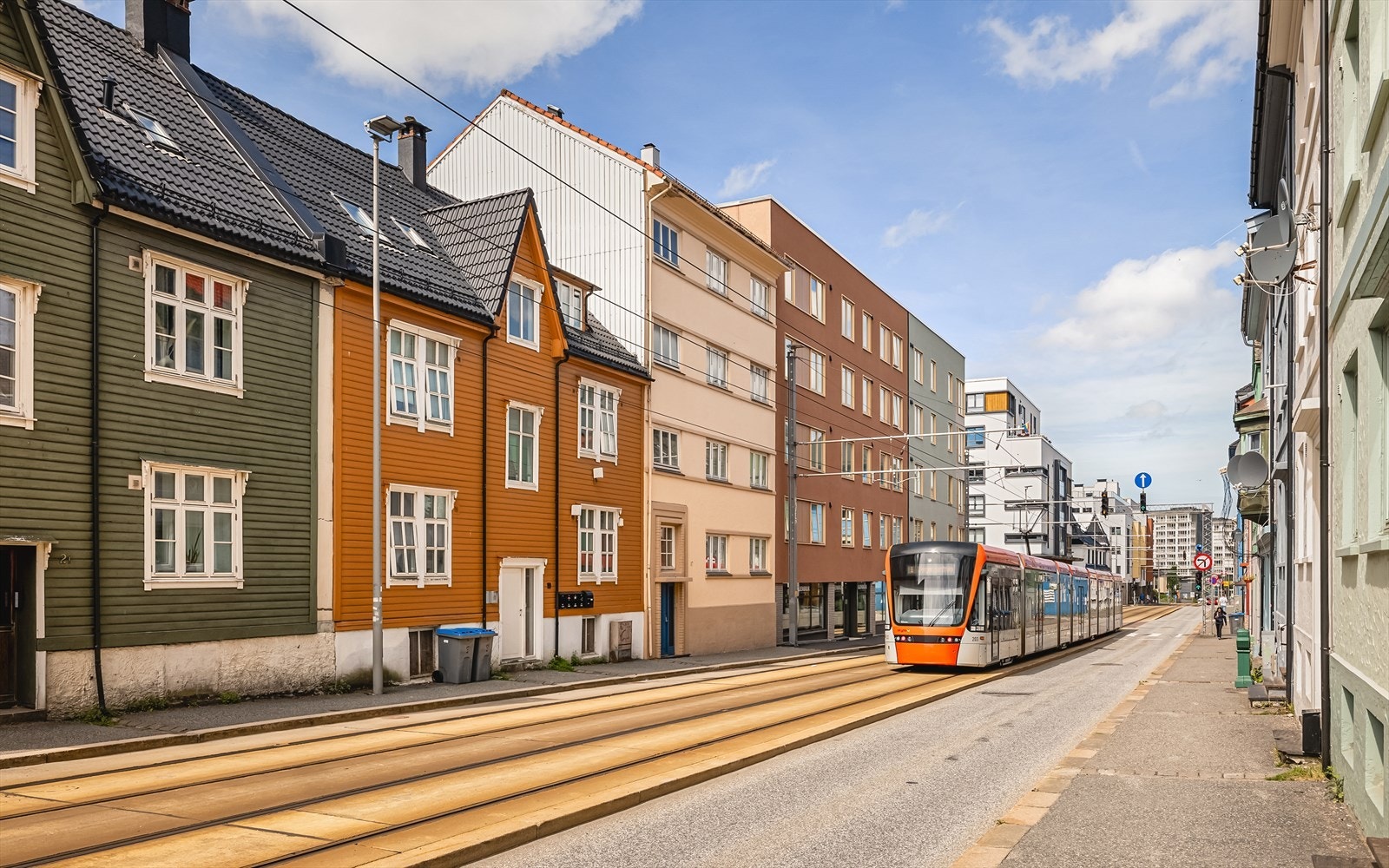 - Alle våre visninger har påmelding. På denne måten sikrer vi at megler har god oversikt og tid til å imøtekomme alle interessenter på beste måte - Galleribilde