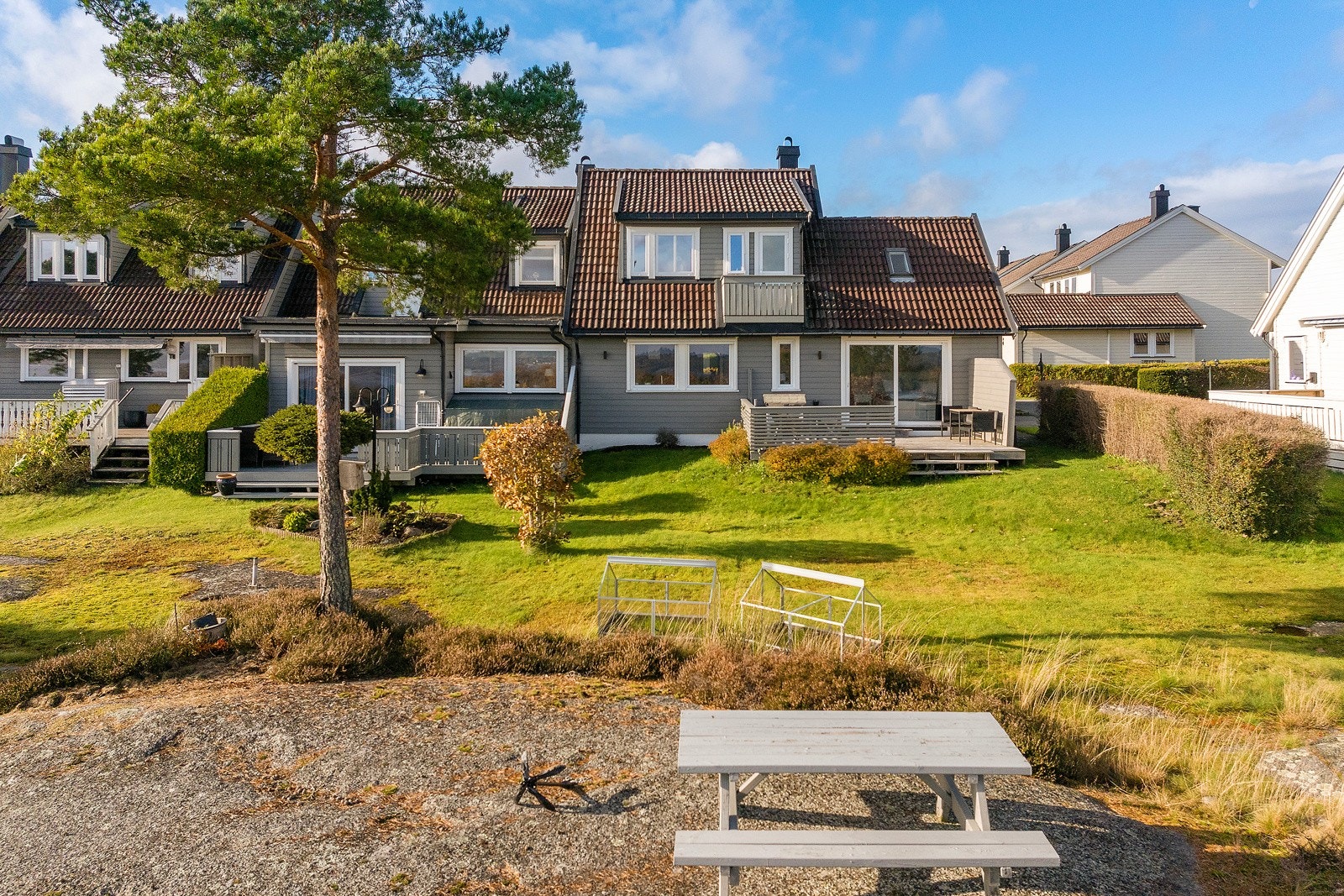 På berget har du en fin utsiktsplass Galleribilde