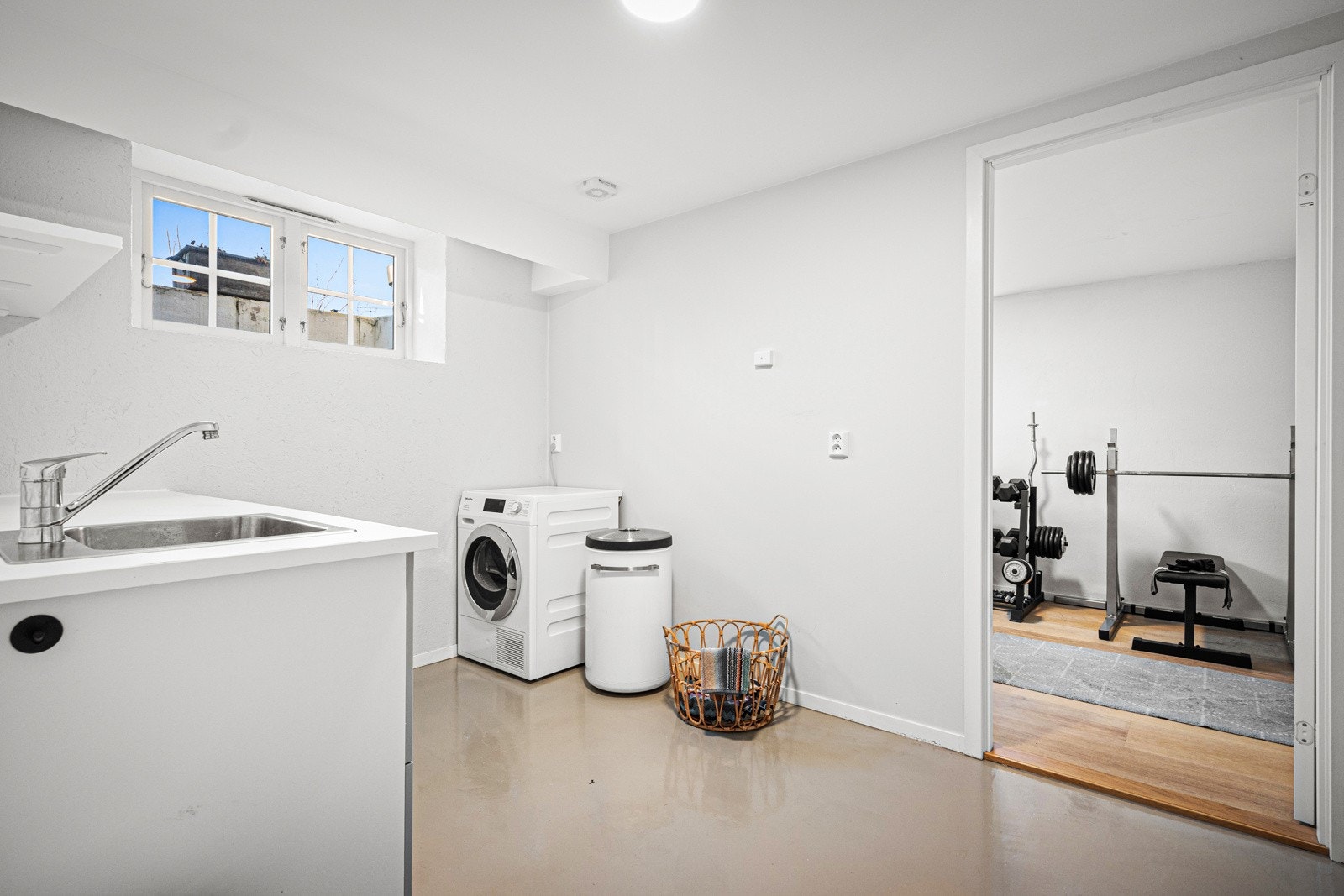 Vaskerom Galleribilde