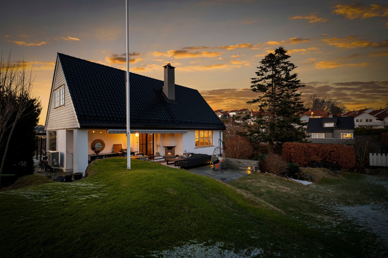 Boligen ligger i et fint strøk, perfekt for barnefamilien! Galleribilde