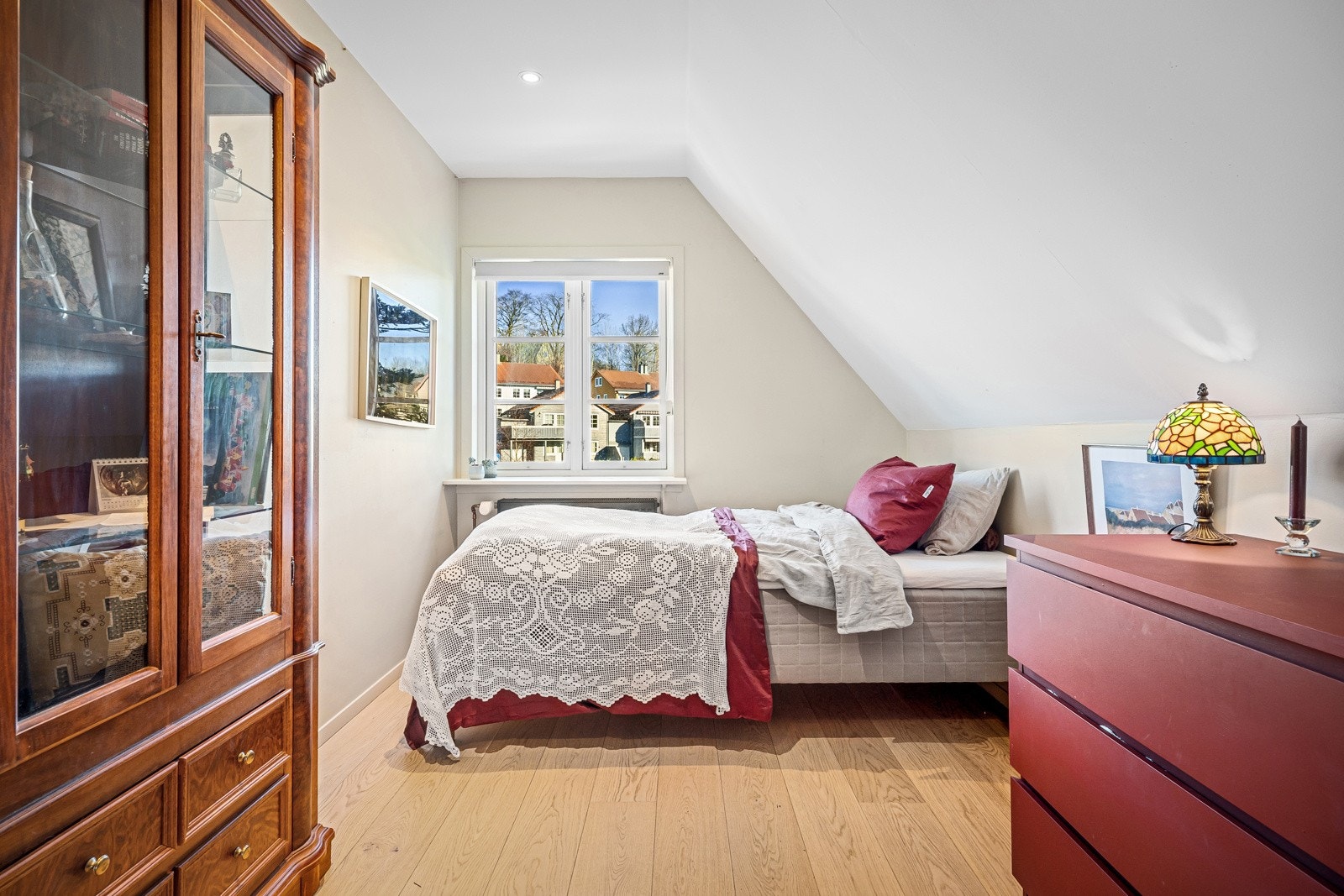 Klassisk barneværelset med plass til alt en trenger Galleribilde