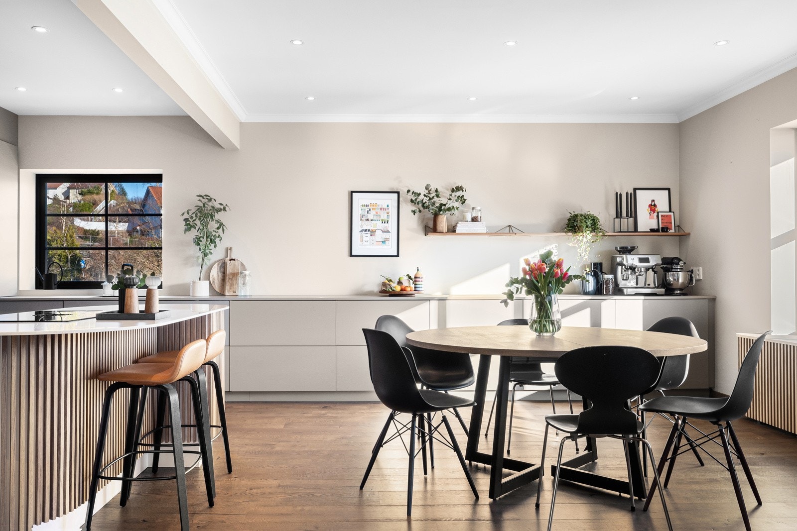 Kjøkken fra Drømmekjøkkenet. Satt inn i 2022. Galleribilde