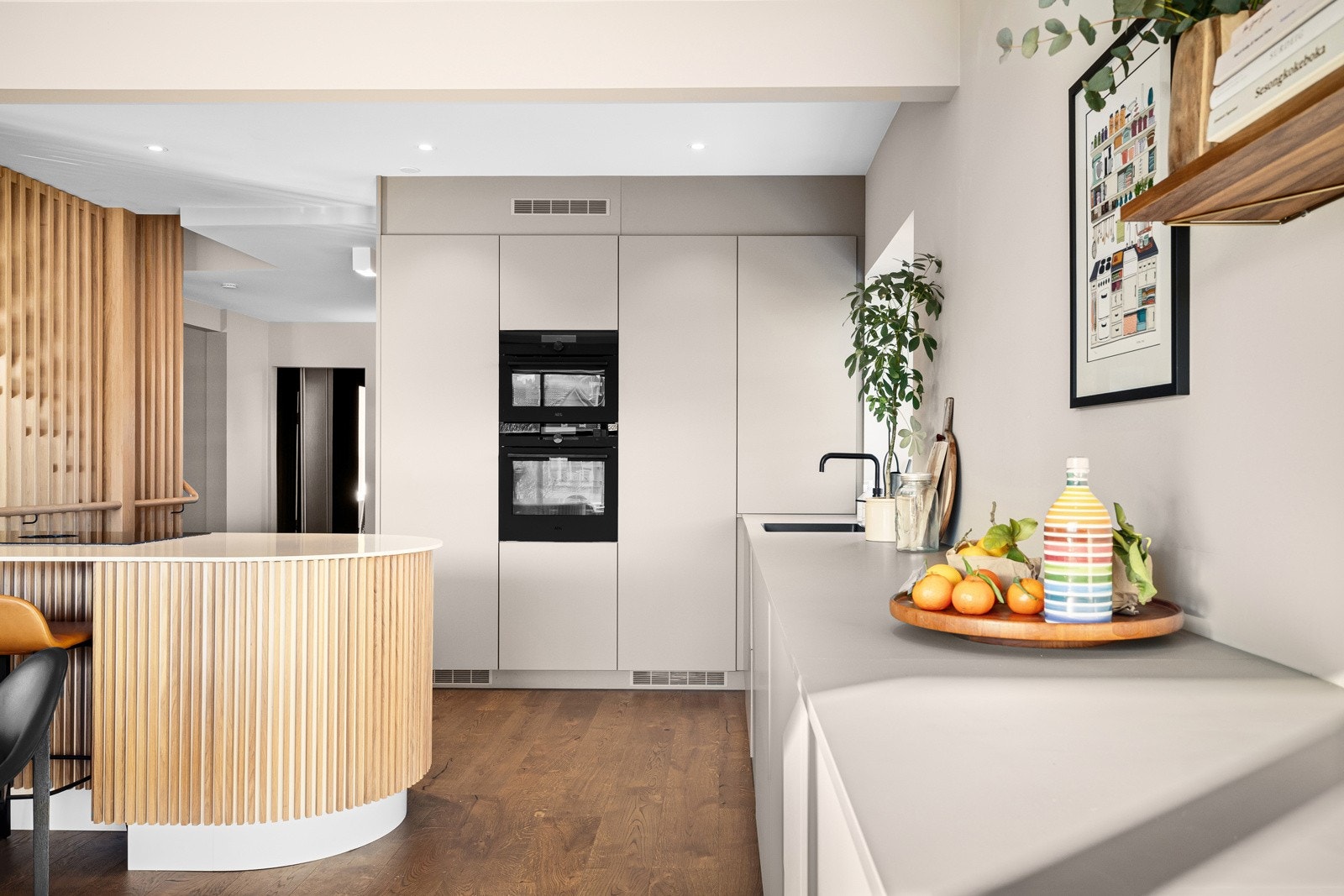 Hvitevarer fra AEG er integrert i innredningen Galleribilde