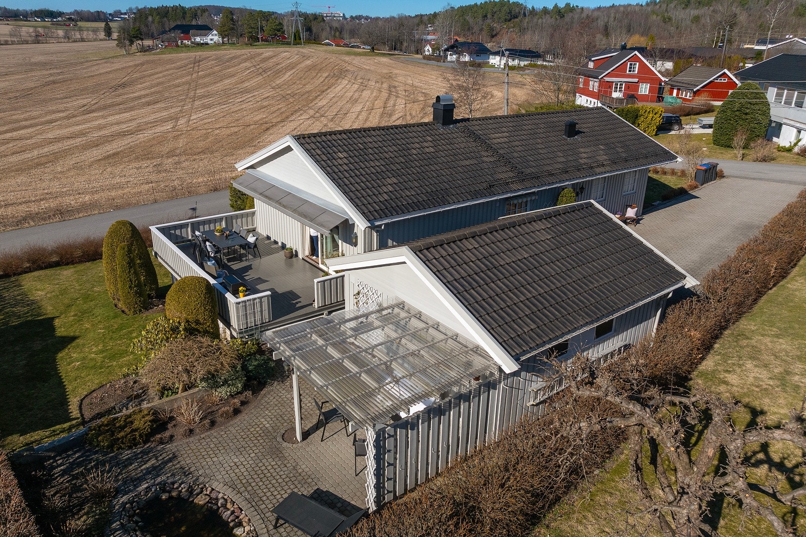 Særdeles hyggelig bakhage Galleribilde