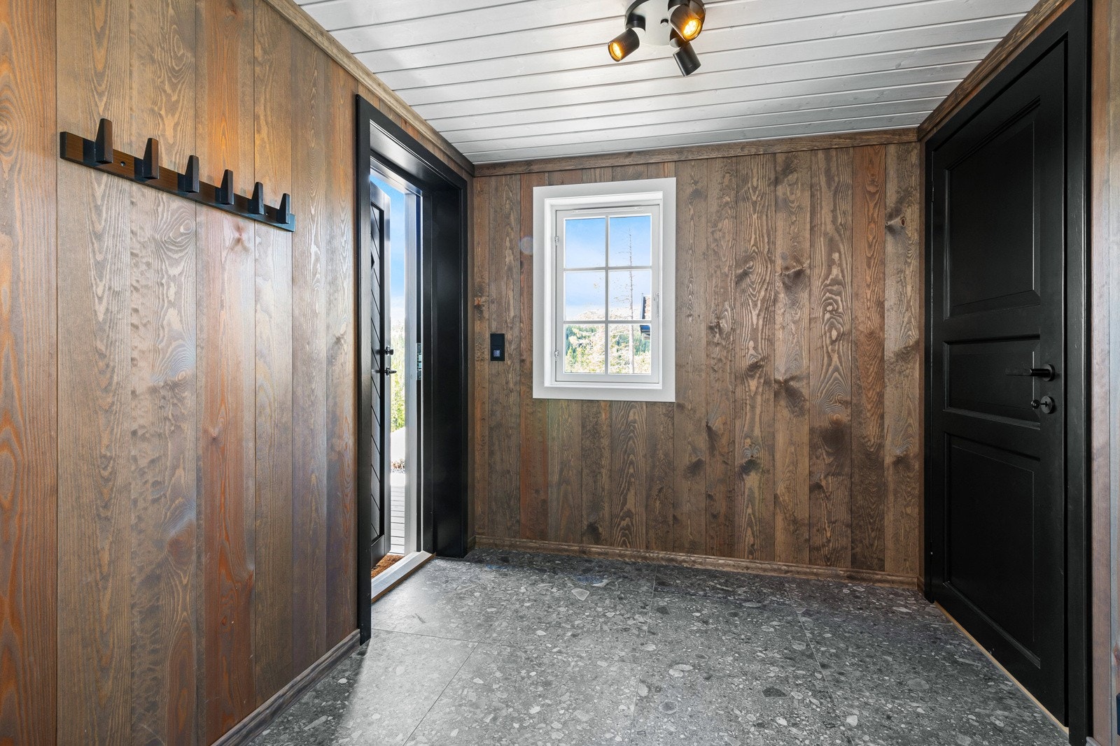 Entreen gir et meget godt førsteinntrykk, og en liten smakebit på den høye standarden. Galleribilde