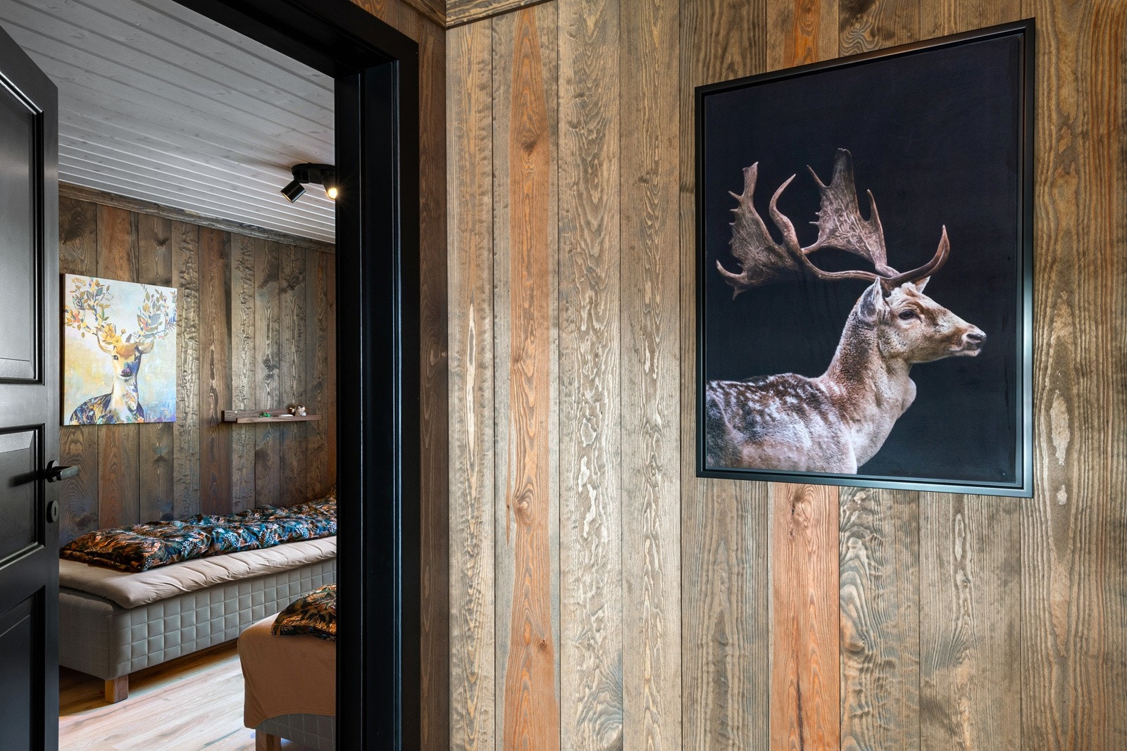 Hytta har fire koselig soverom, fordelt over to etasjer. Galleribilde