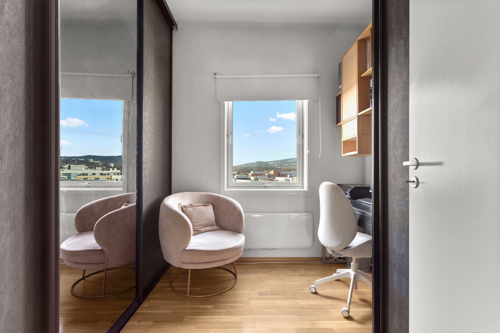 Soverom 2 i dag brukt som kontor. Galleribilde