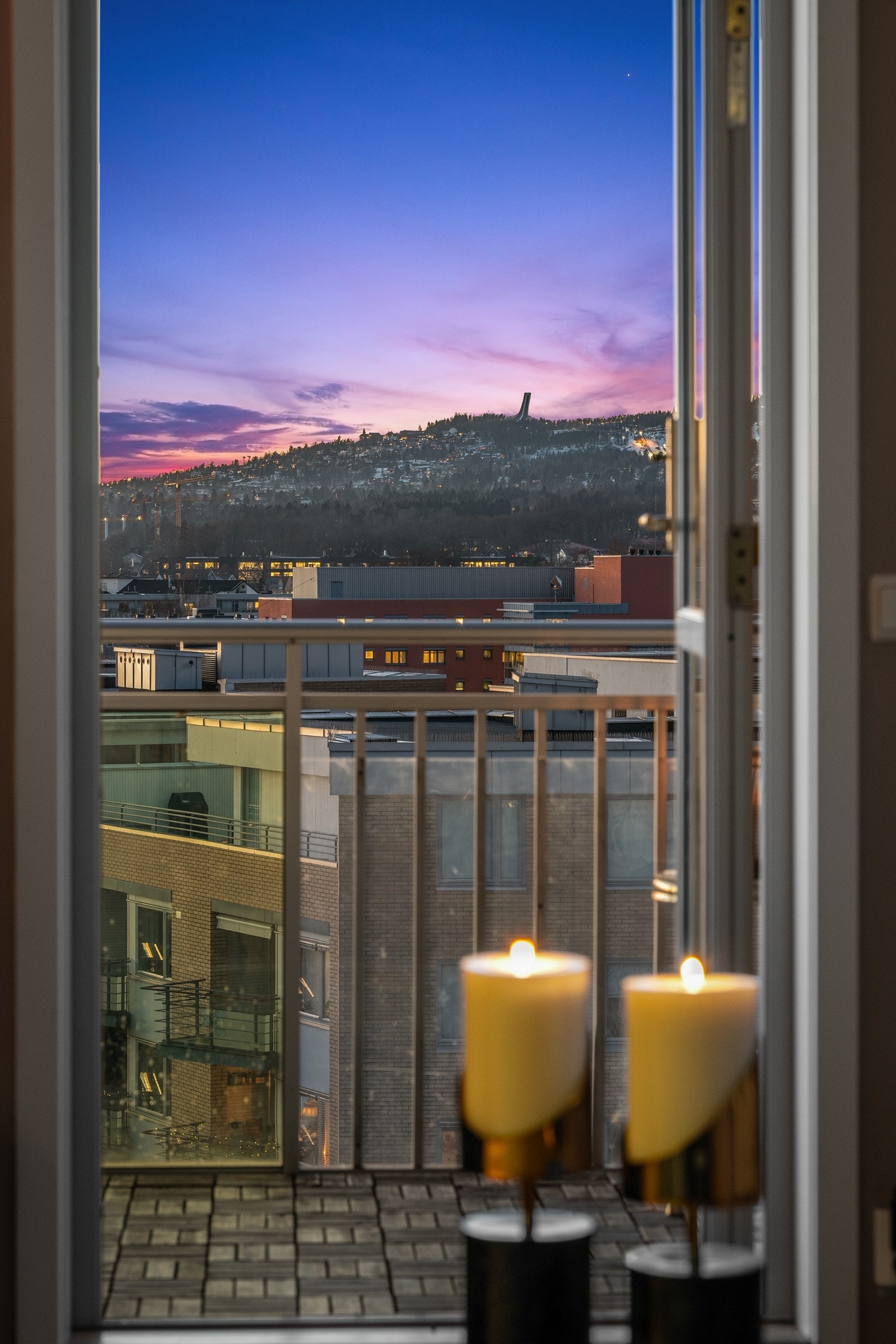 Utsikt mot Holmenkollen. Galleribilde