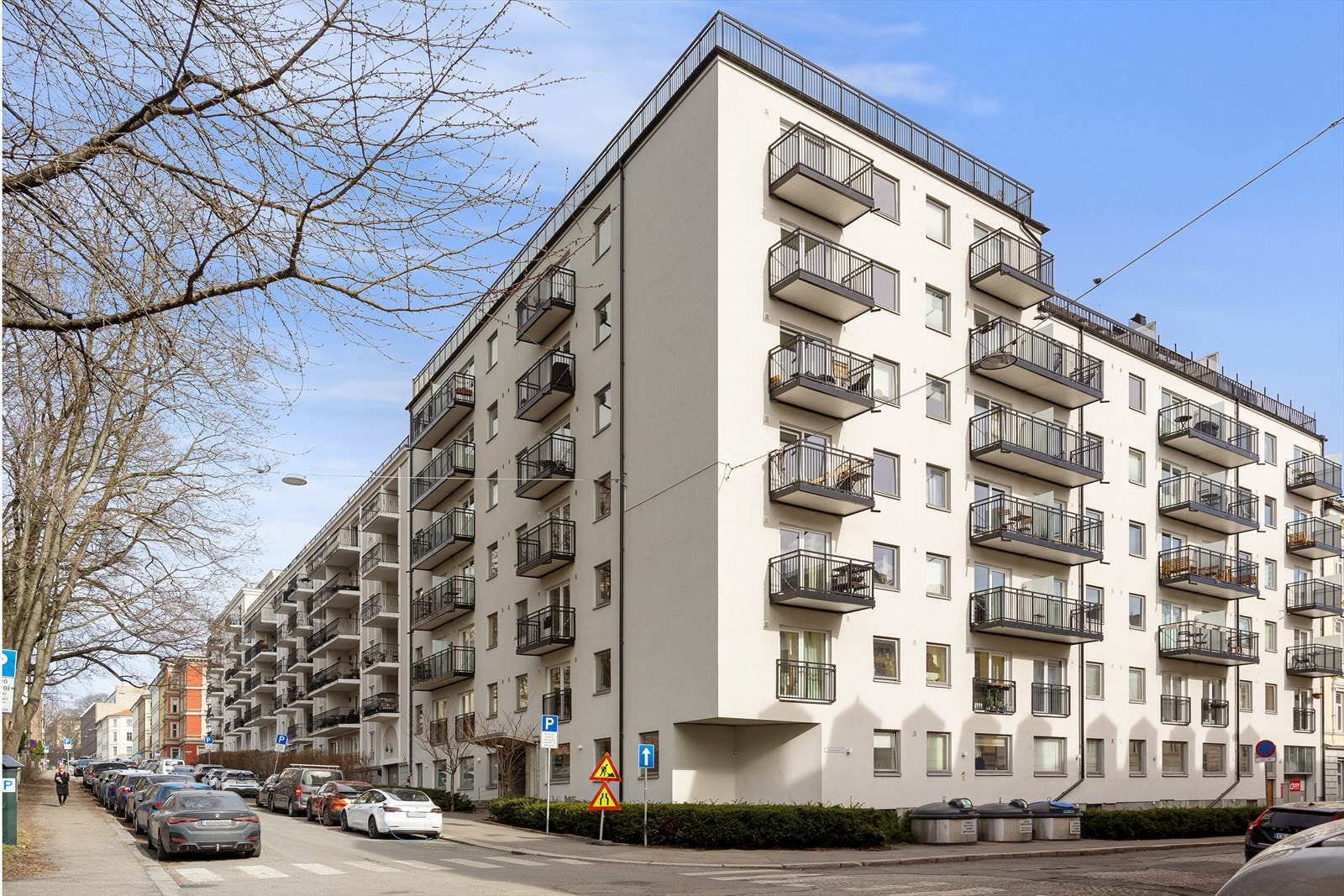 Observatoriegata 10 har en sentral og attraktiv, men fredelig beliggenhet i Vika, rett ved Aker Brygge og Solli Plass. Galleribilde