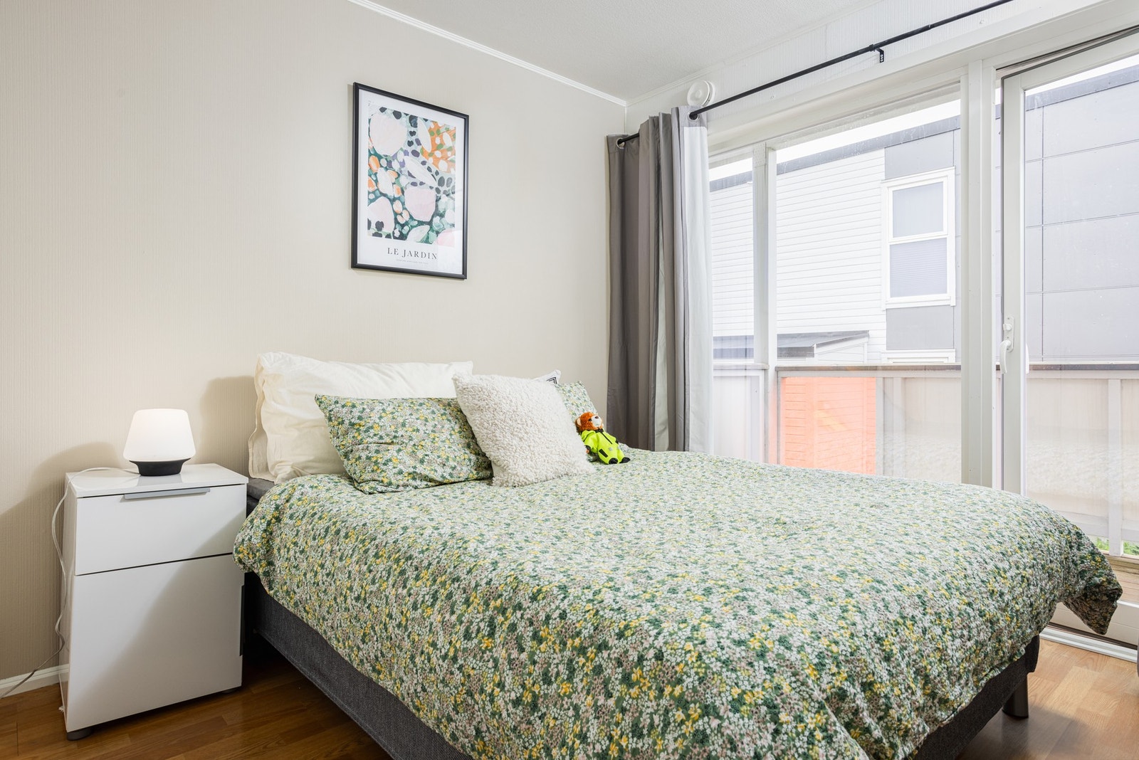 Hovedsoverommet har god størrelse og utgang til den nordvendte balkongen. Galleribilde