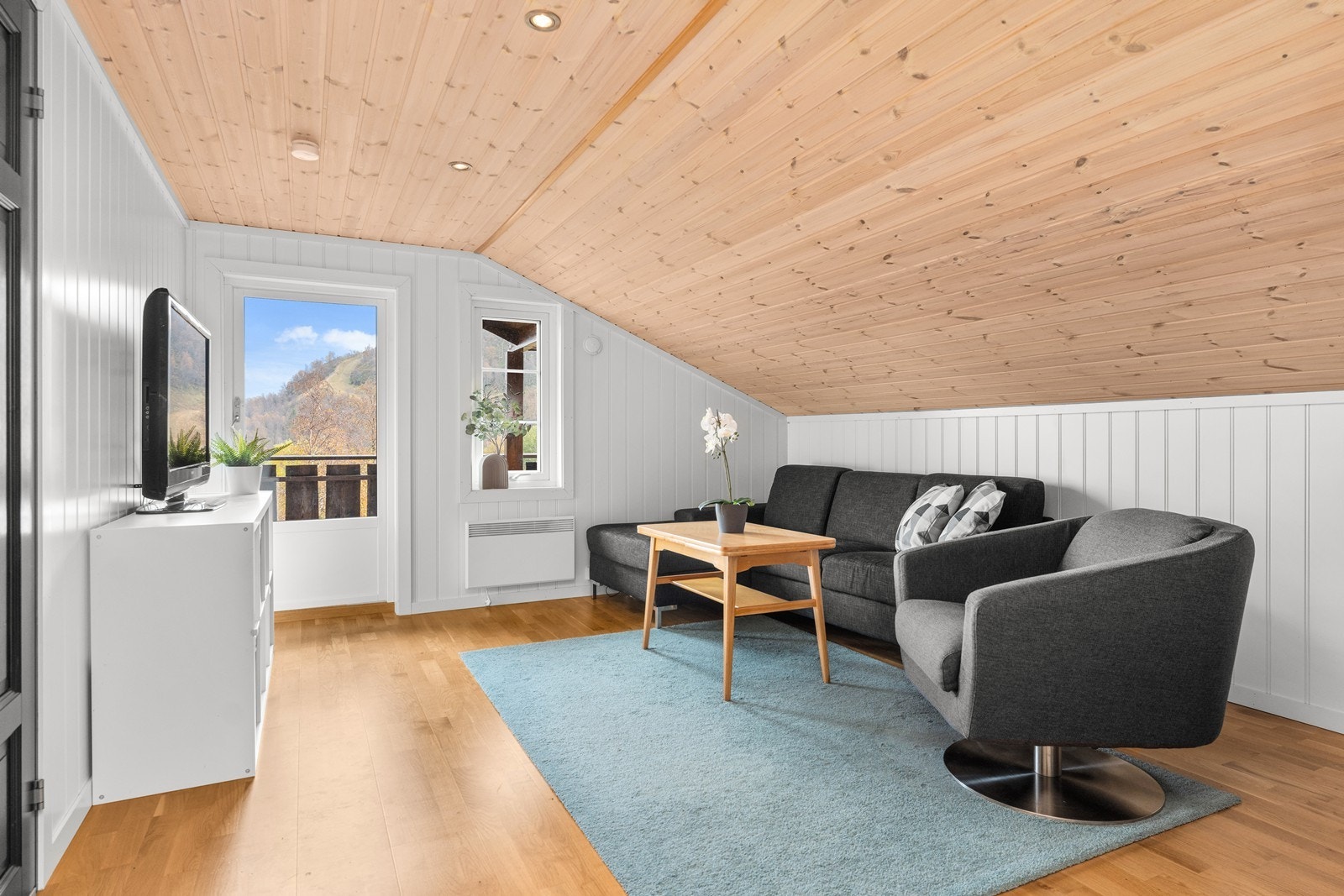 Loftstuen med veranda utenfor Galleribilde