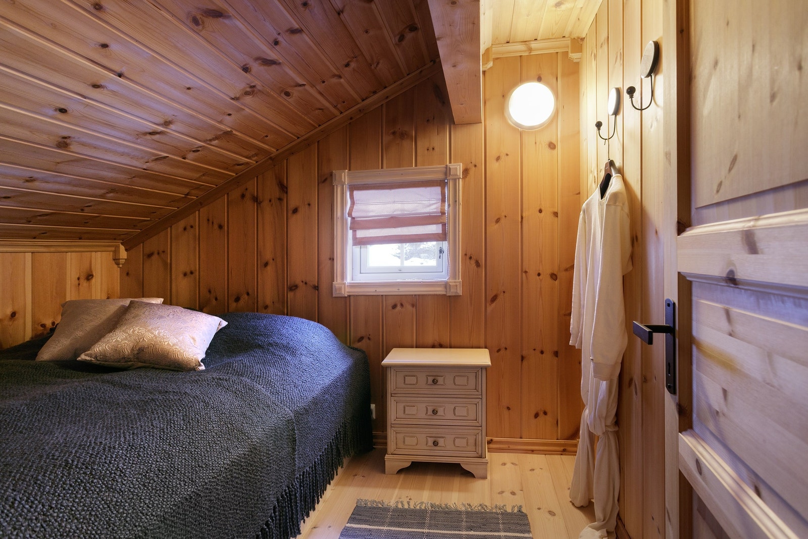 Soverom nr. 7 beliggende i loftsetasjen Galleribilde