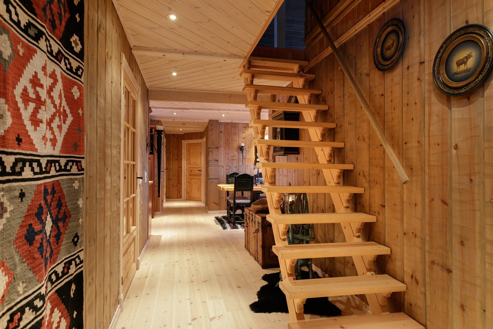 Trapp til 2. etasje fra hall/gang Galleribilde