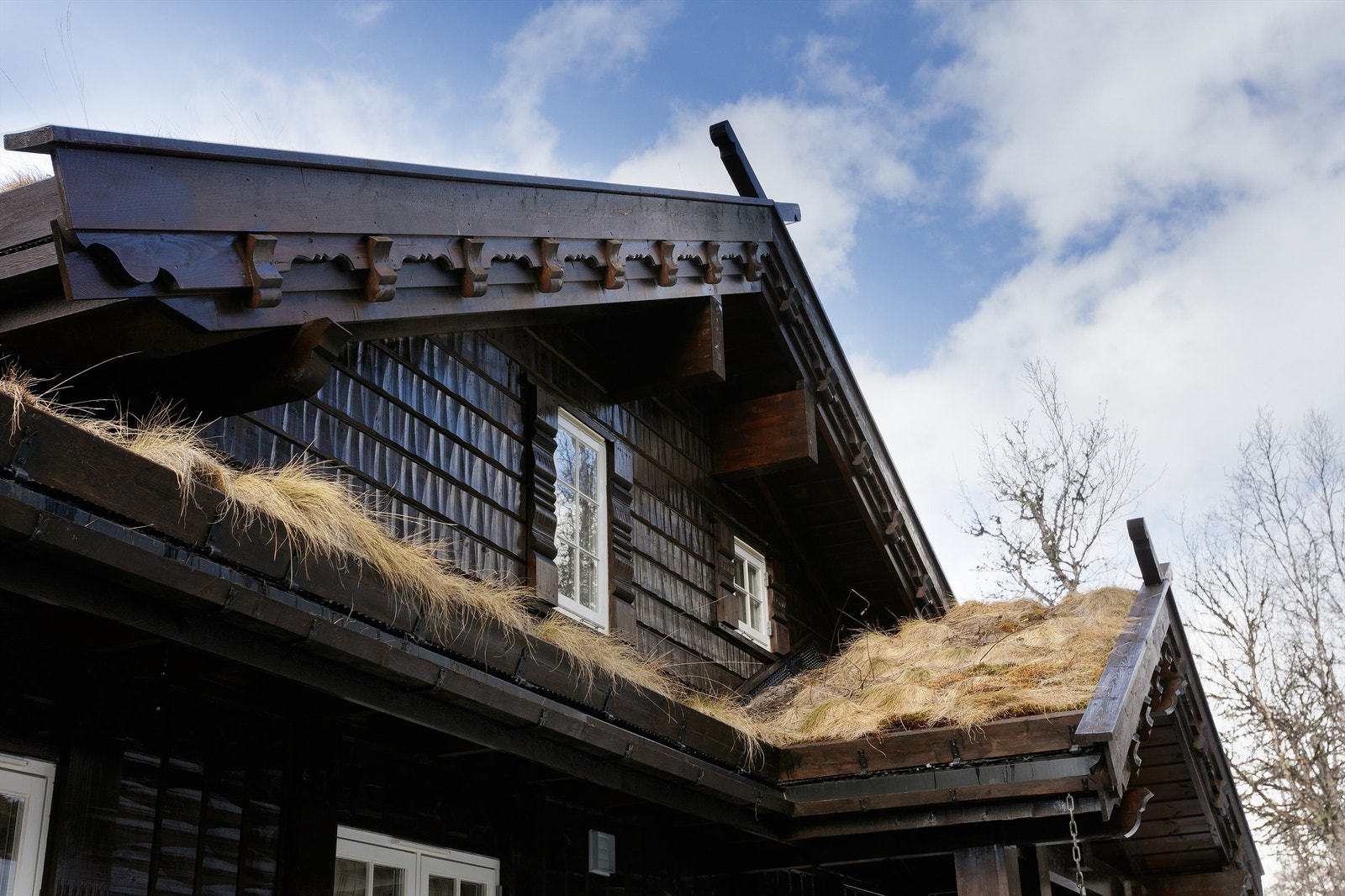 Flott detaljer og utskjæringer på hytten Galleribilde