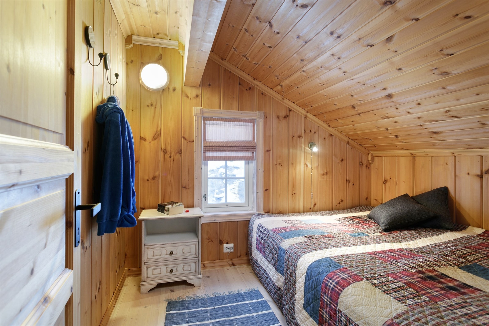 Soverom nr. 6 beliggende i loftsetasjen Galleribilde