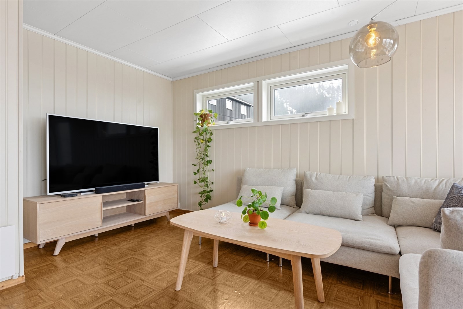 Godt med plass for en eventuell TV-gruppe. Galleribilde