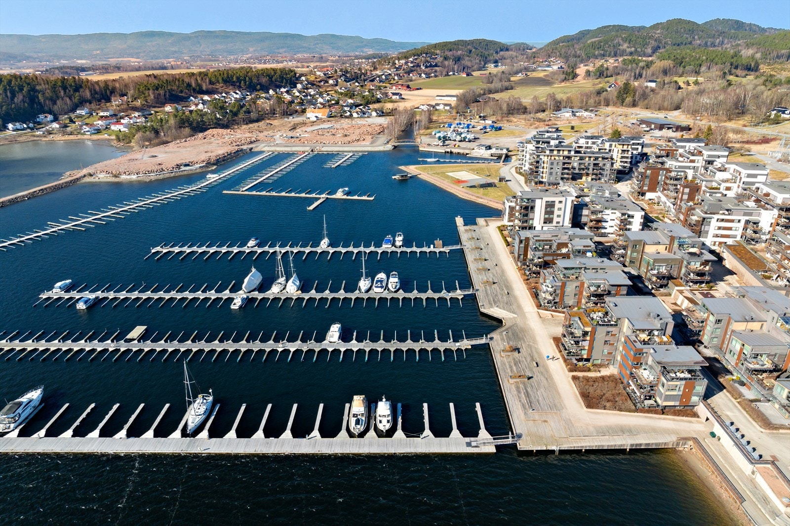 Nærområdene rundt Nordre Jarlsberg Brygge har en rekke muligheter for sport- og fritidsaktiviteter hele året. Galleribilde