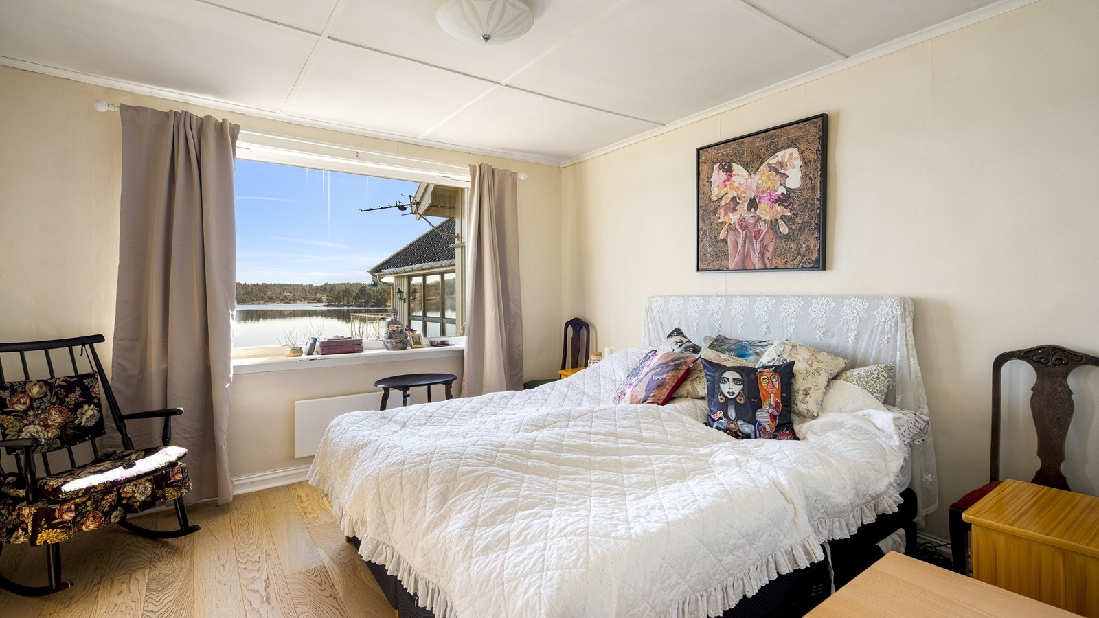 Stuen i gamledelen blir i dag benyttet som soverom Galleribilde