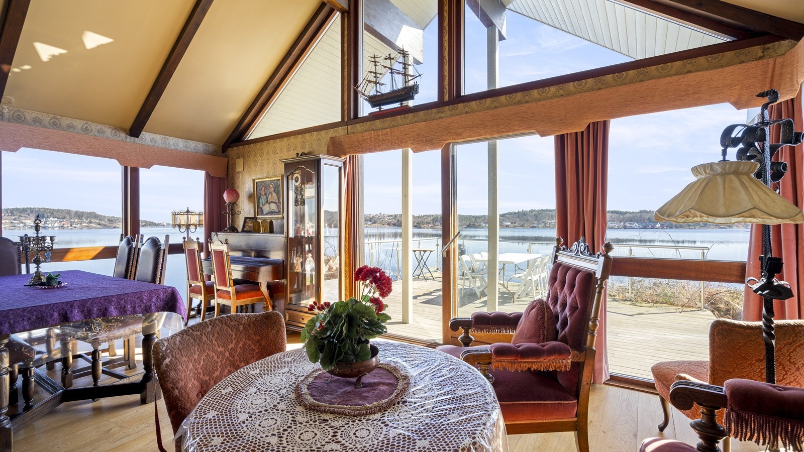 Vannspeilet er på alle sider - dette må oppleves Galleribilde