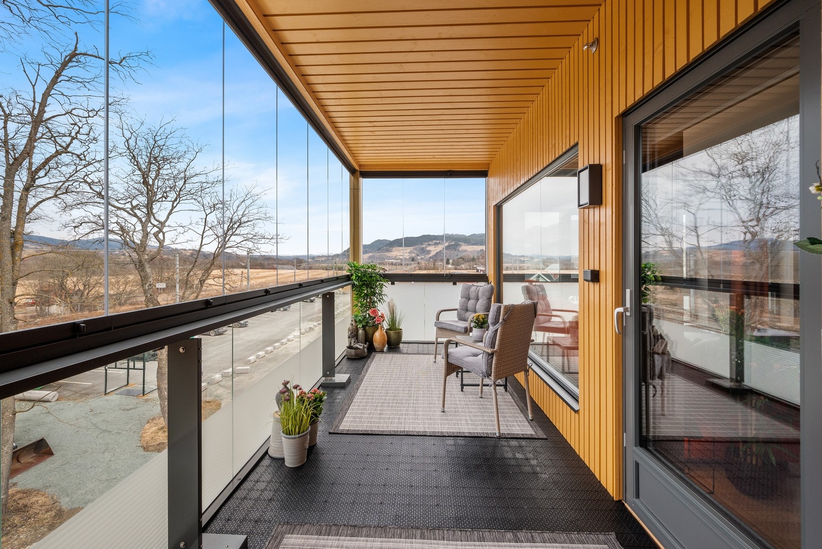 Leiligheten har innglasset balkong på 12,5m². Galleribilde