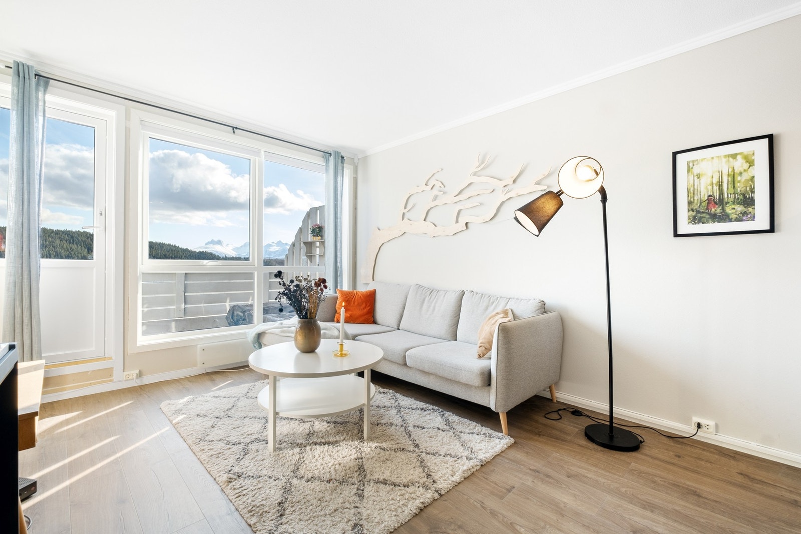 Direkte utgang til en fantastisk sørvendt balkong Galleribilde