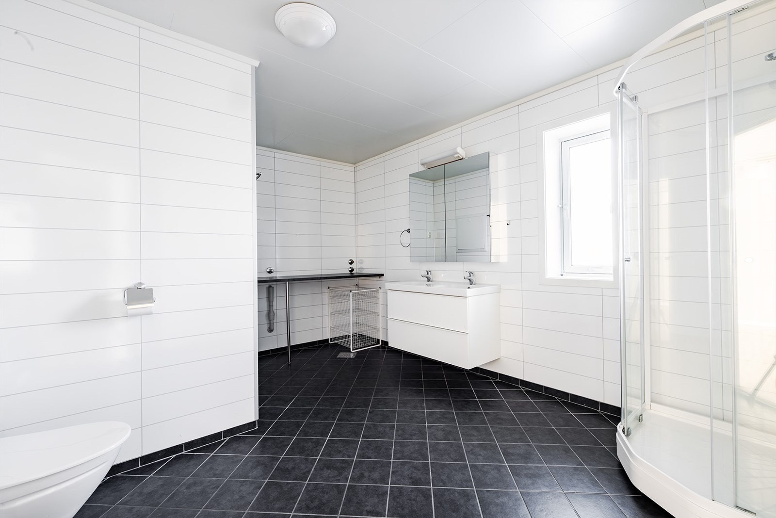 Stort bad/vaskerom Galleribilde