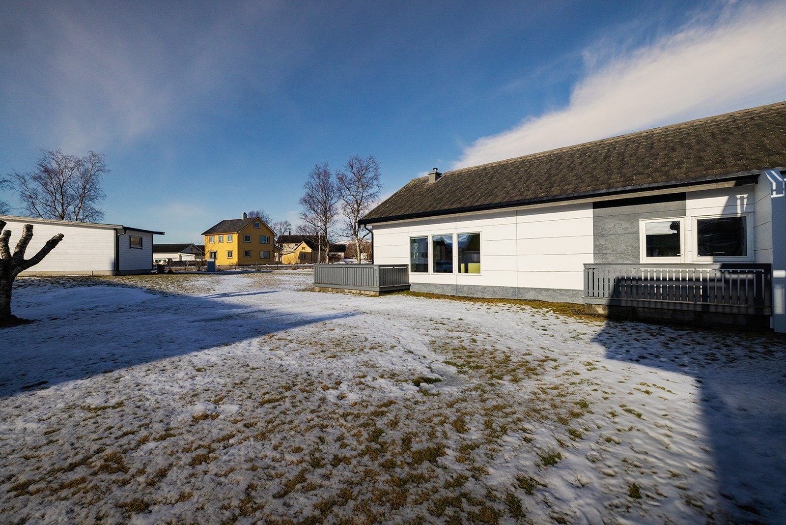 Romslig selveierleilighet med 3 soverom, egen inngang og alt på ett plan Galleribilde