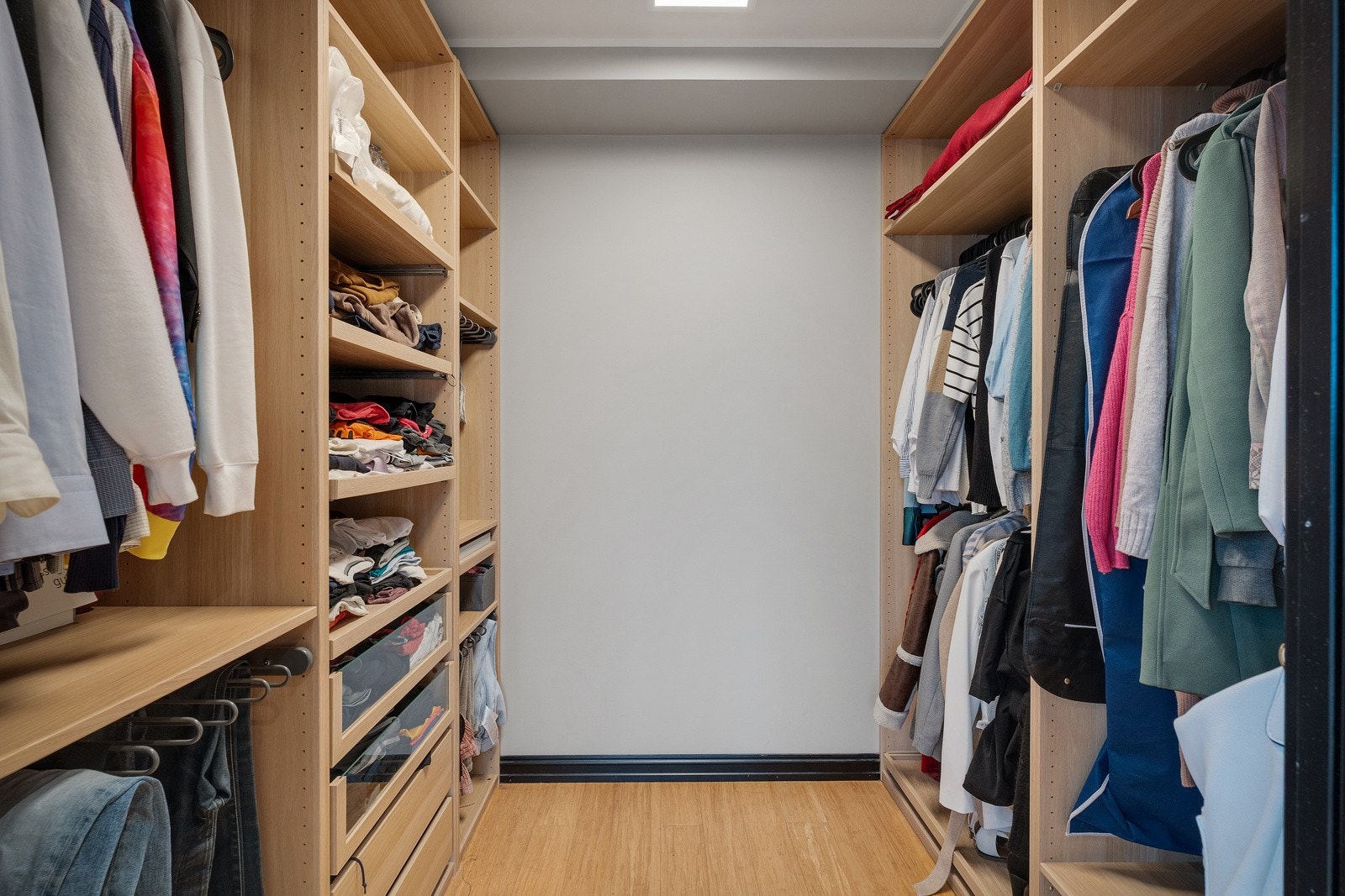 Soverom oppe med eget walk in closet Galleribilde