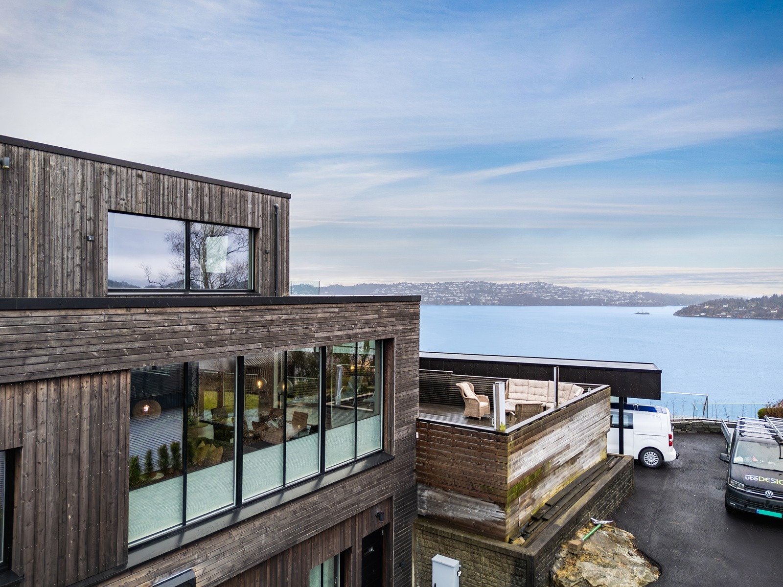 Med orkesterplass til Byfjorden Galleribilde