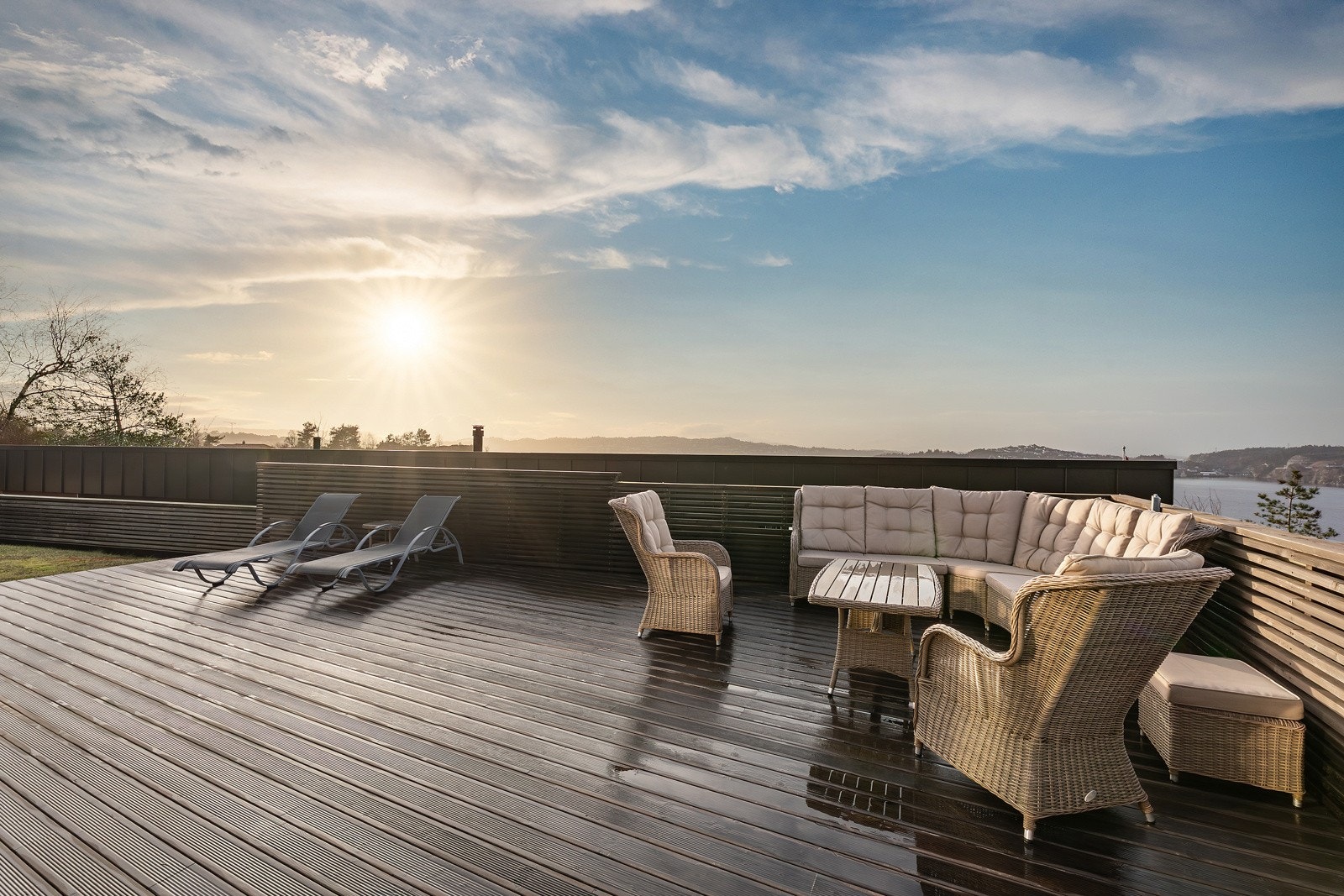 Etter rett og slett bare slappe av på ettermiddag kveld med god mat og drikke. Galleribilde