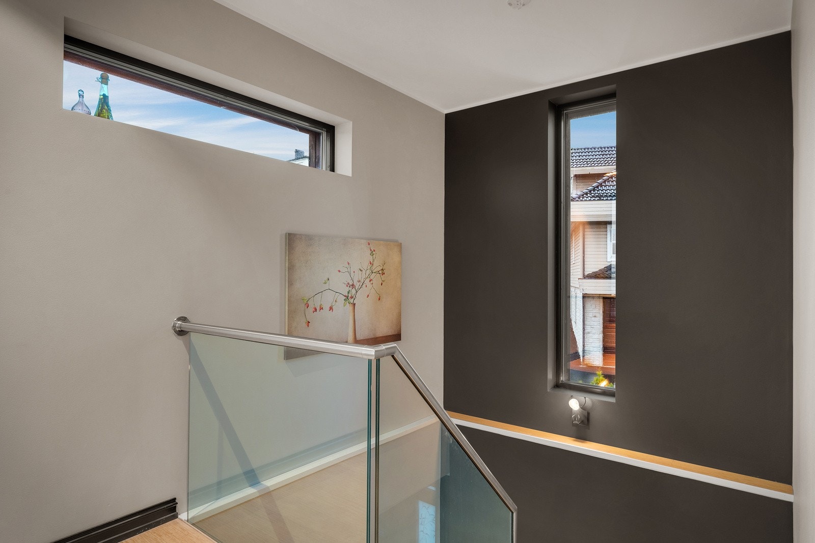 Trapp ned. Galleribilde