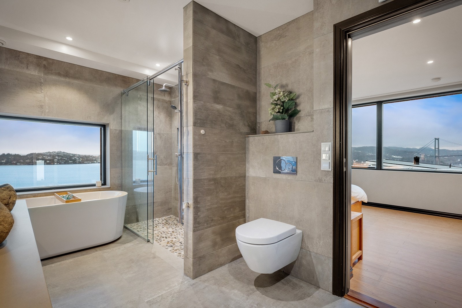 Badet i suiten på toppen Galleribilde