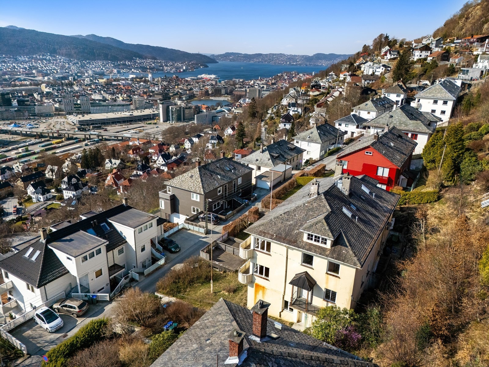 Velkommen til Ole Irgens´ vei 37, beliggende i meget attraktive Starefossen! Galleribilde