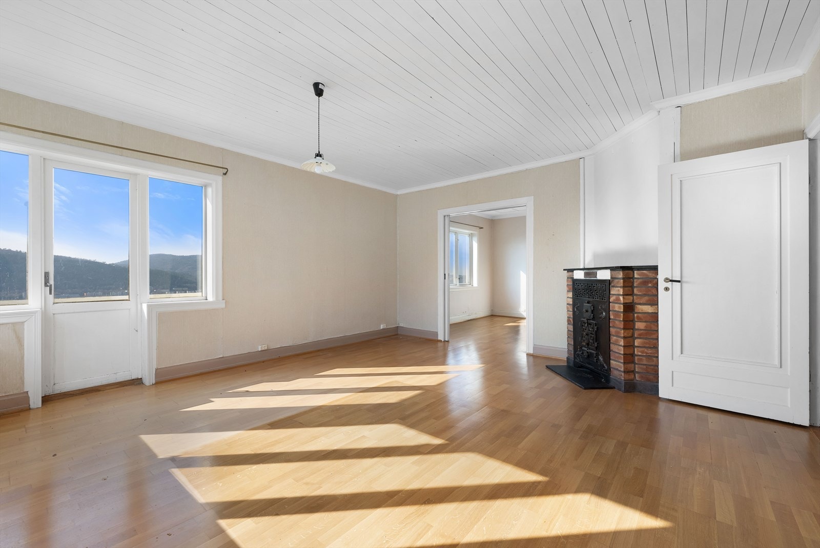 Fra stuen er det utgang til 5m2 solrik balkong. Galleribilde