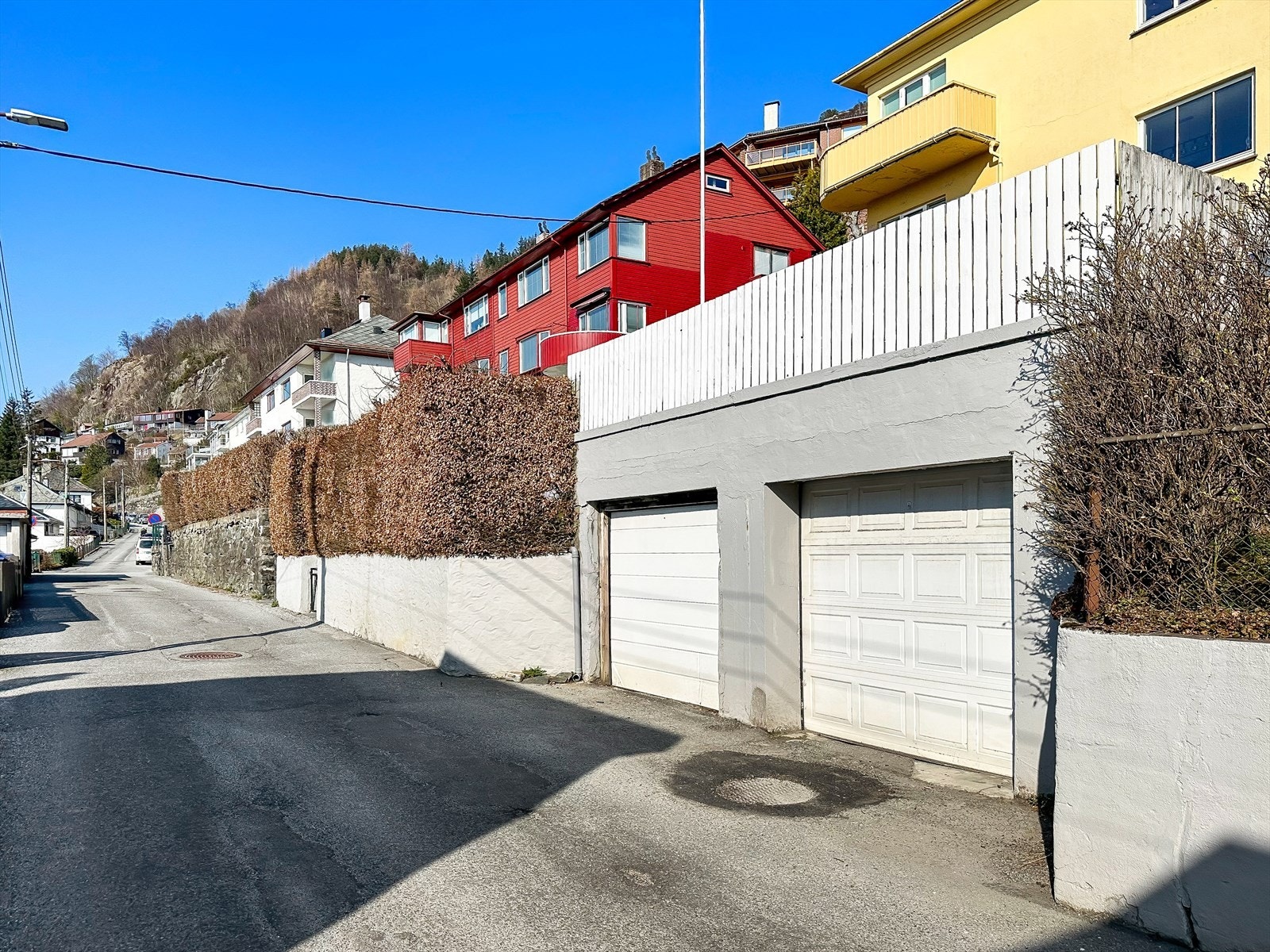 Eiendommen har 1 garasje med plass til 1 bil. Galleribilde