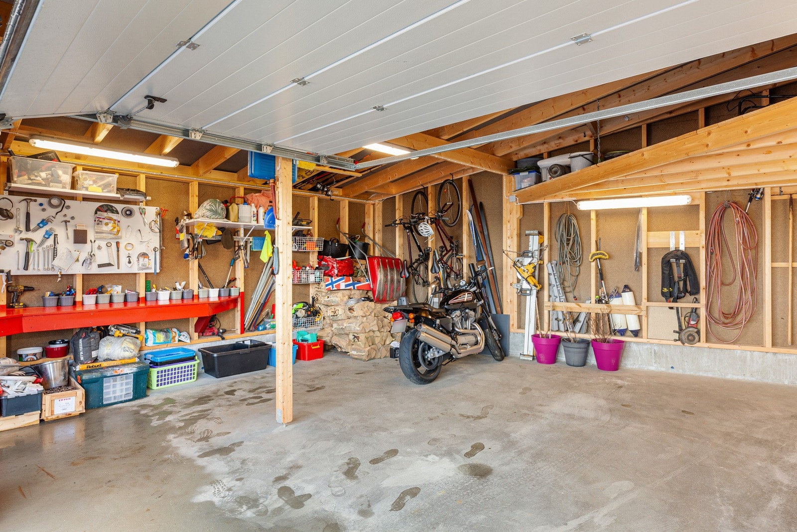 Garasje. Galleribilde