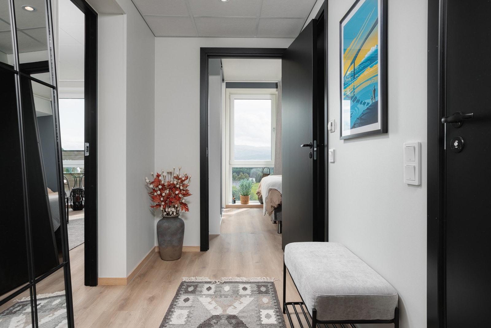 Moderne inntrykk fra første stund. Galleribilde