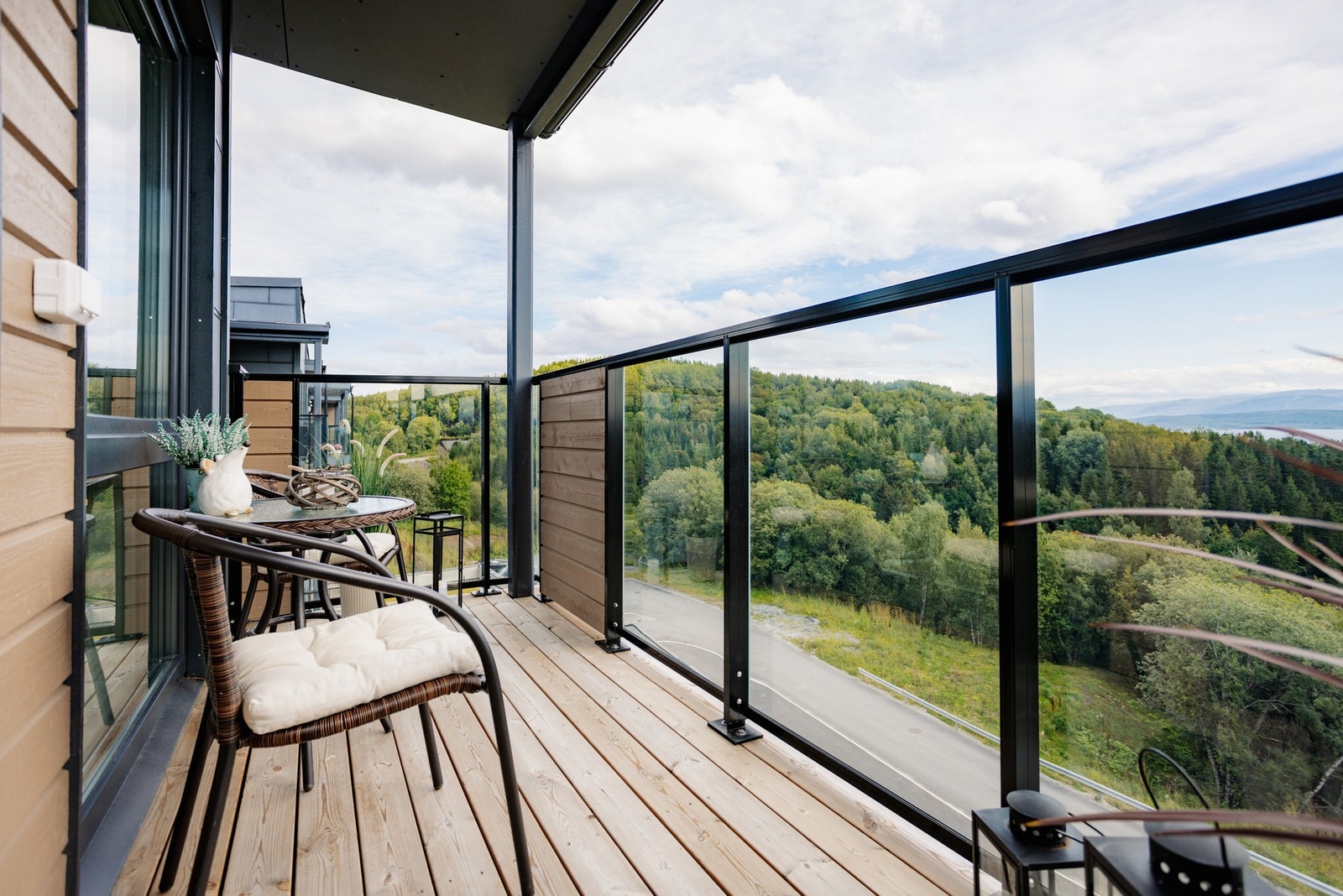 God plass til utemøbler. Galleribilde