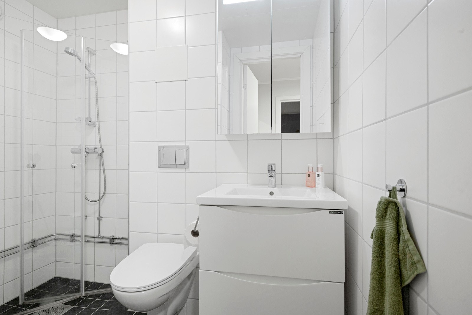 Flislagt bad fra 2019 Galleribilde