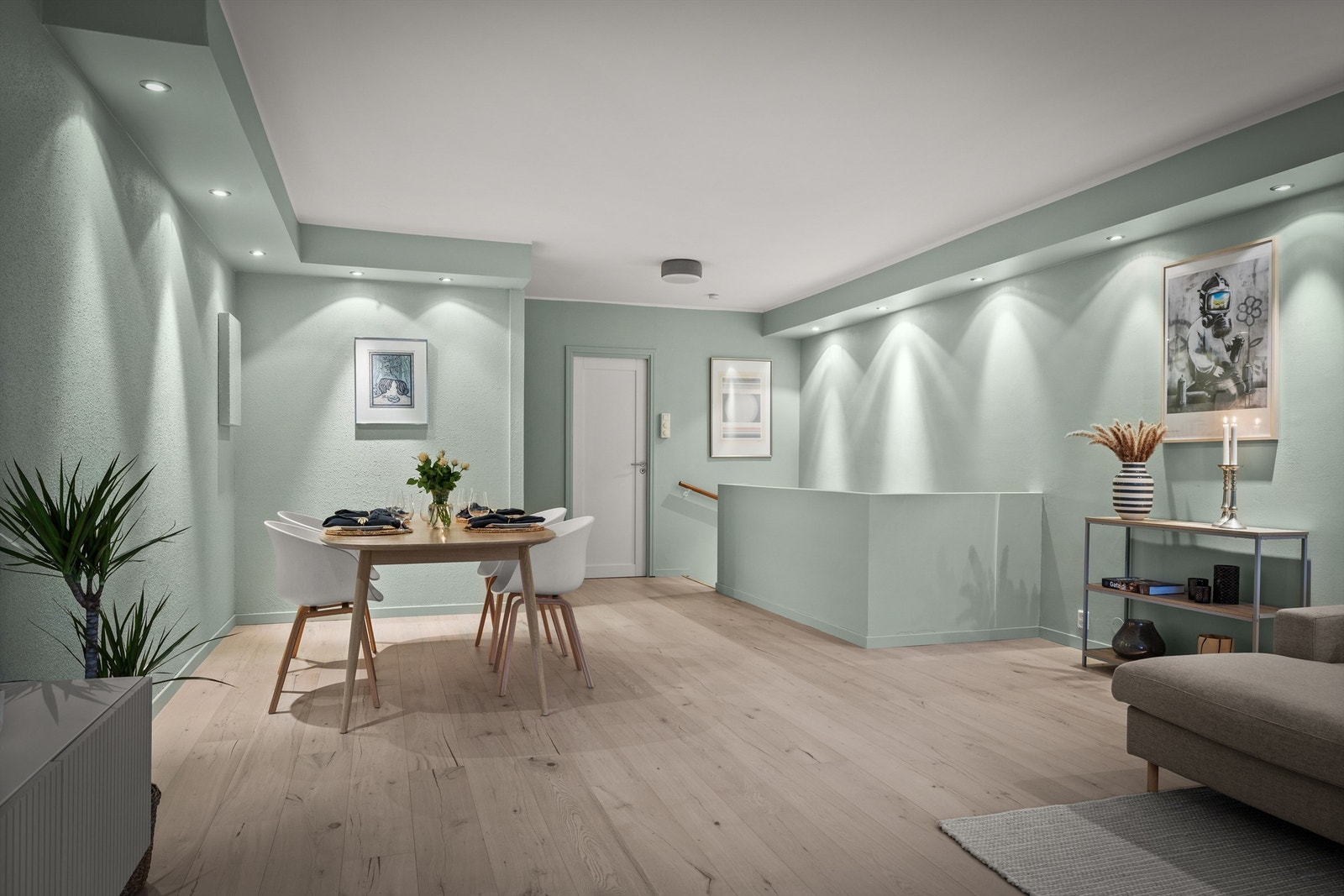 Flott en-stavs parkettgulv og downlights i taket. Galleribilde