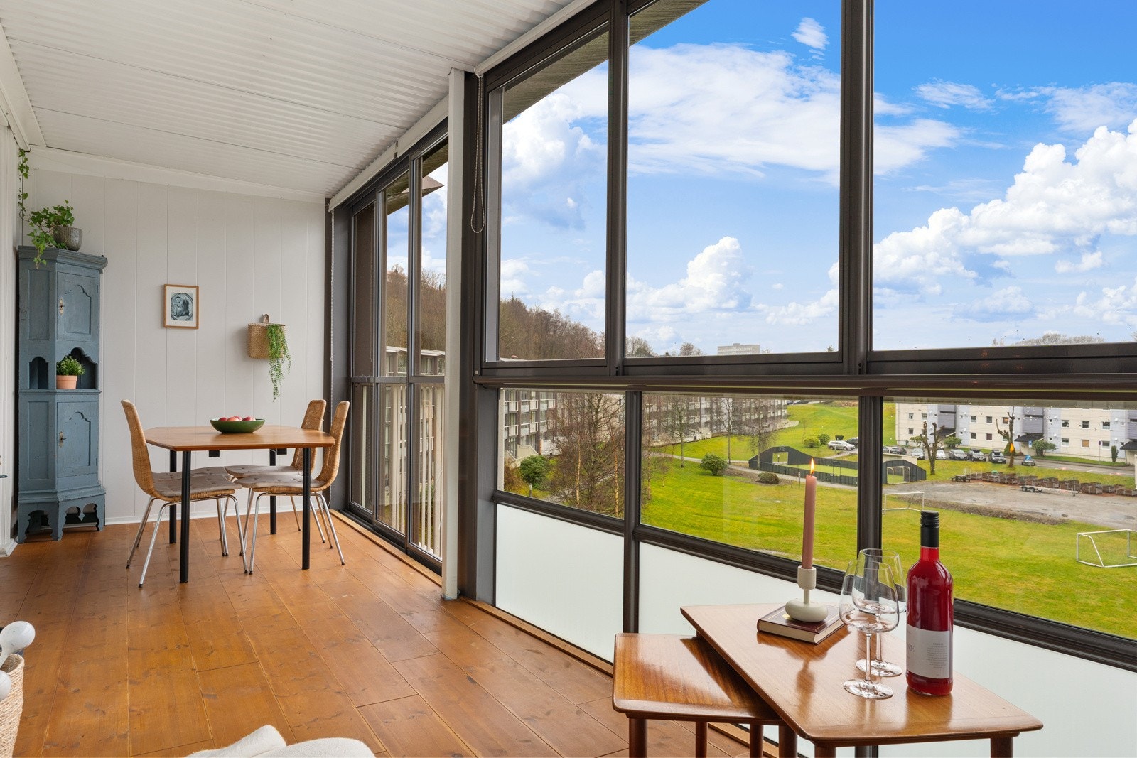 Her er det gode solforhold med sol fra ca. kl.14:30 - 22:00. Galleribilde