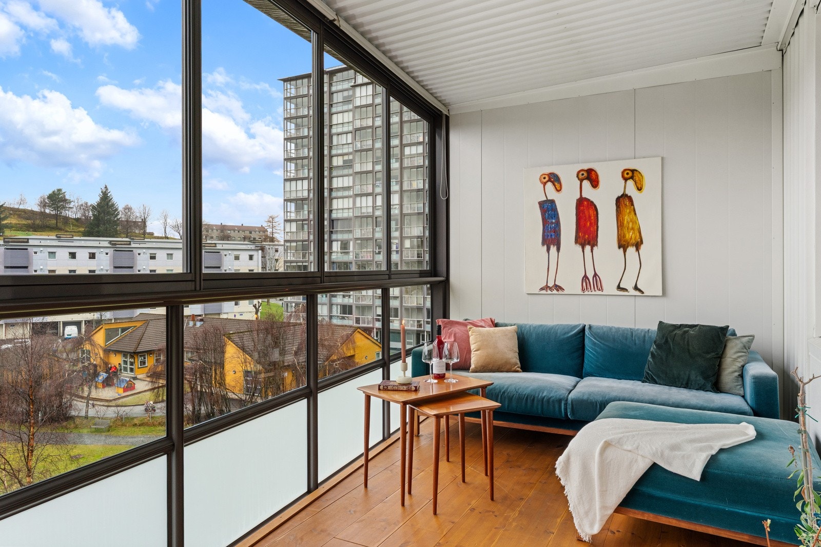 Perfekt med en balkong en kan bruke i flere årstider. Galleribilde