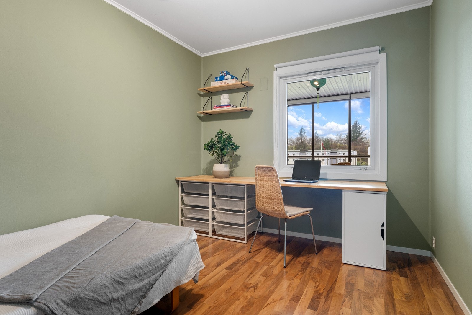 Leilighetens andre soverom holder også en god størrelse. Galleribilde