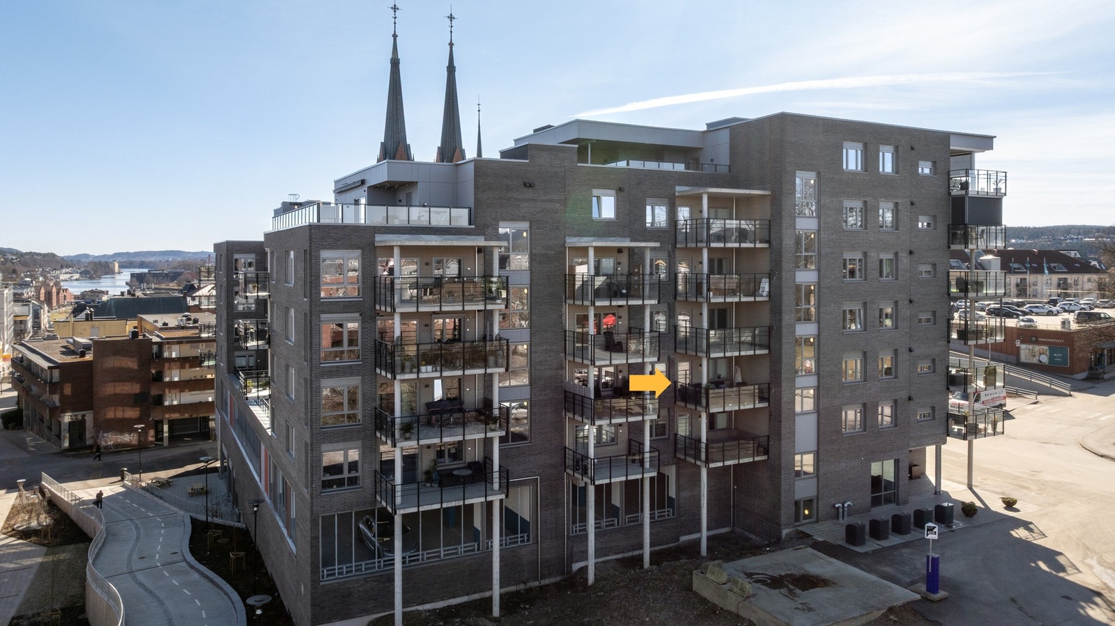 Du kan glede deg over å bo sentralt, med gangavstand til en rekke servicefunksjoner Galleribilde