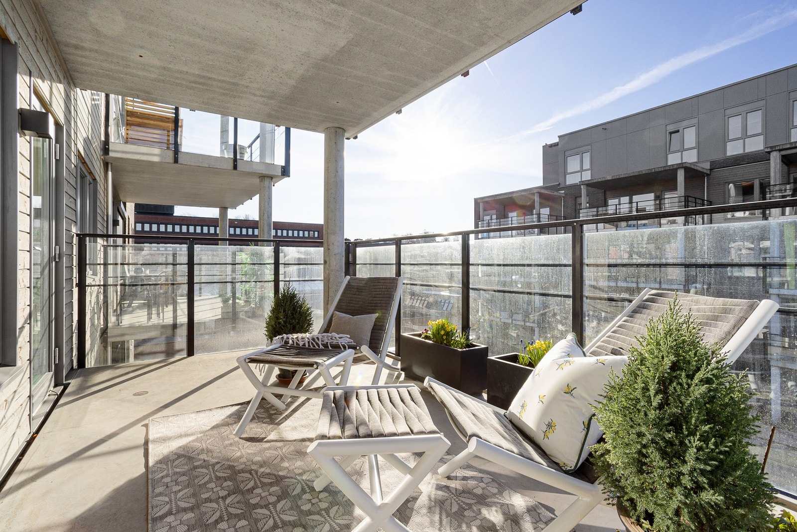 Men også mulighet til å nyte utsikten og solen i ditt eget private uterom. Galleribilde