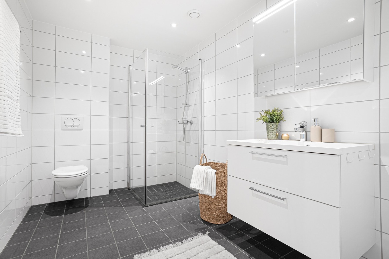 Romslig og delikat bad Galleribilde