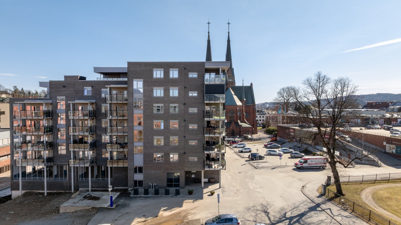 Med Extra Plesner og Meny Lietorvet kun to minutter unna på fot, er dagligvarehandelen gjort i en fei. Galleribilde