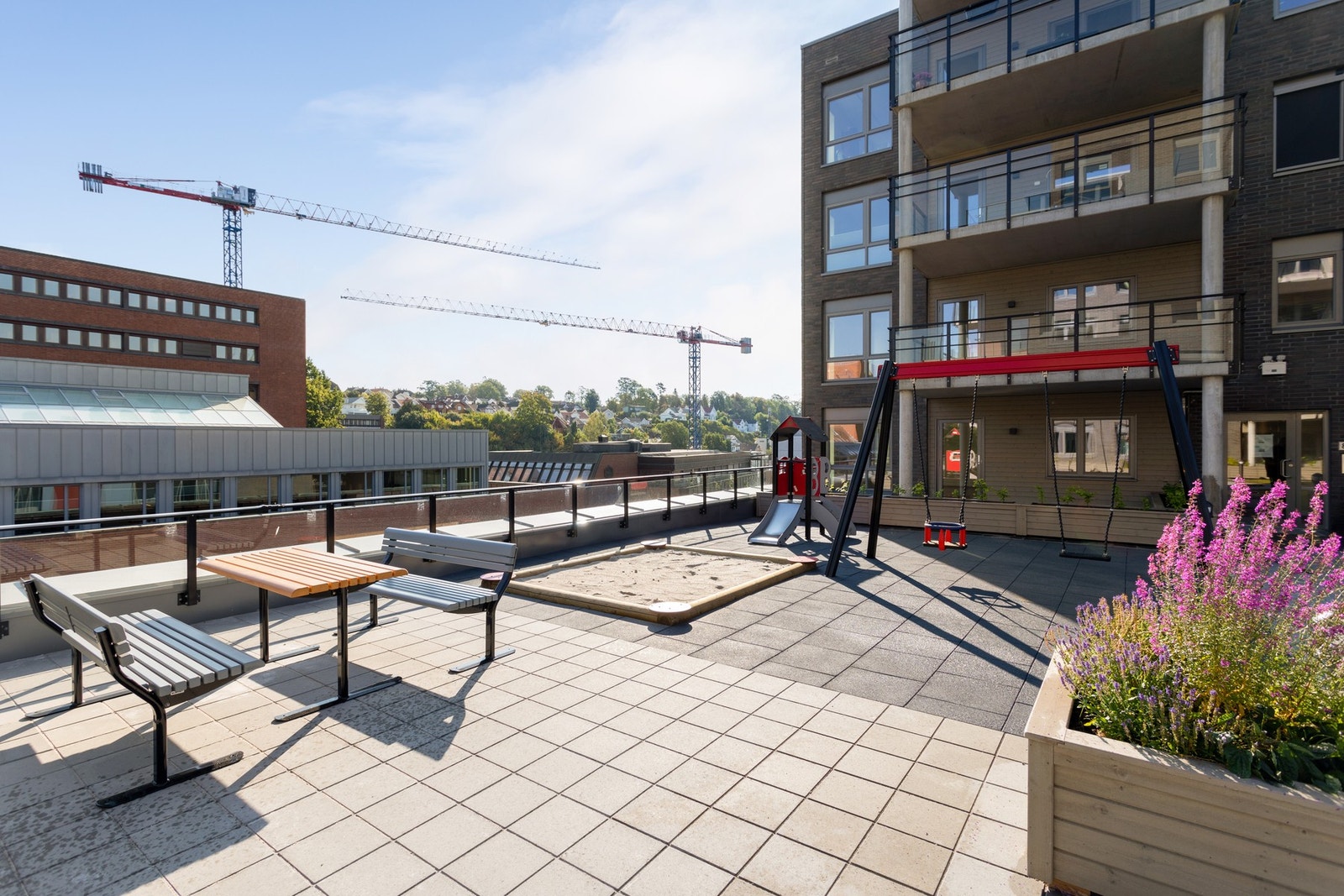 På fellesområdet har du tilgang til en attraktiv møteplass når du selv ønsker. Galleribilde