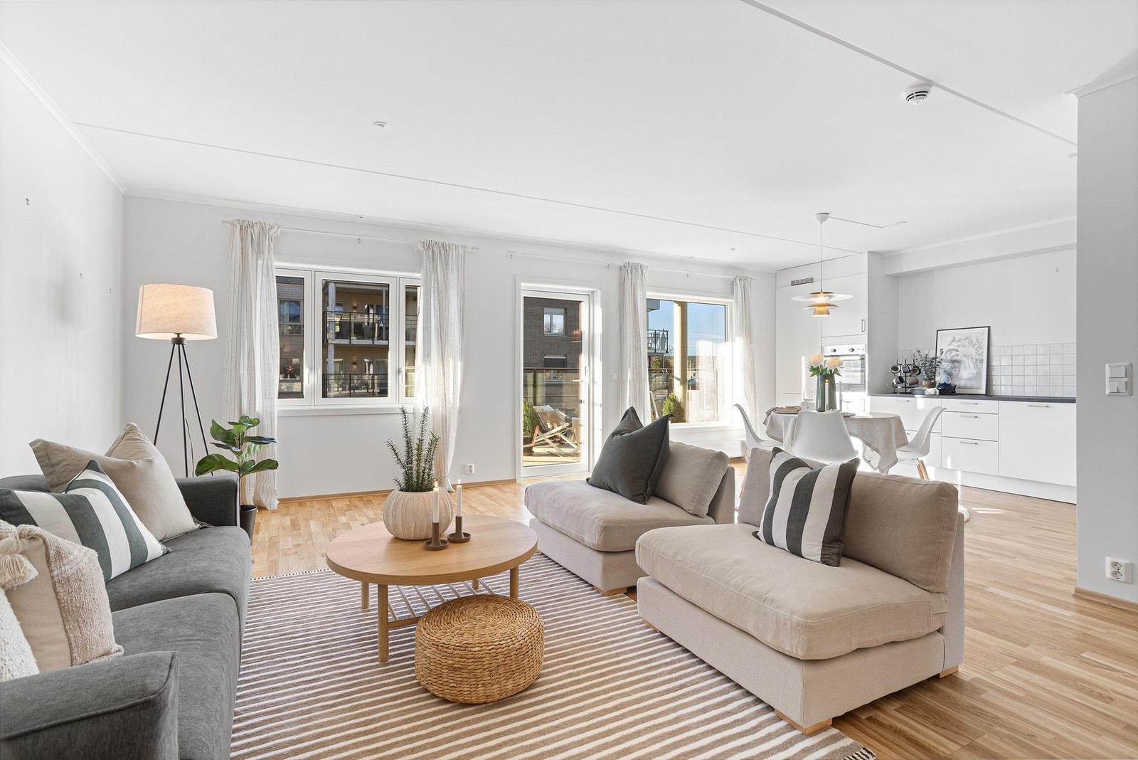 Privatmegleren v/Ingrid Apesland Reisjø har gleden av å presentere Louises gate 14 Galleribilde