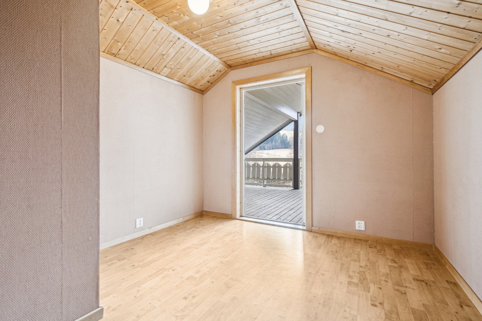 Soverom/stue på 9 kvm. Galleribilde